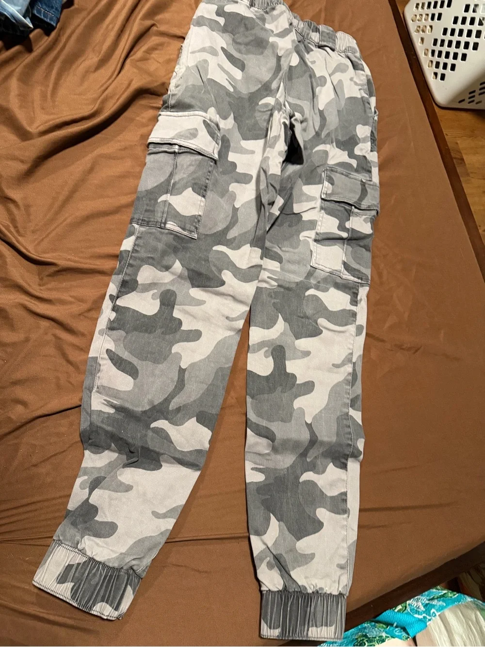 Hollister Ultra High-Rise Camo Cargo Jogger Pants XS